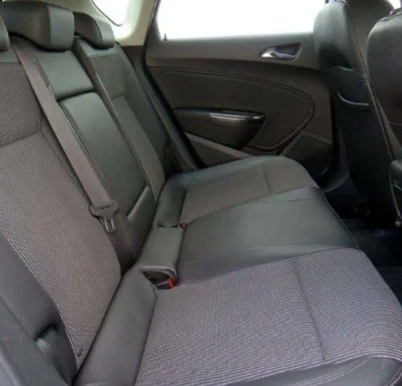 Opel astra j рейсталенг год выпуска 2012 конец, объем двигателя 1.6 16v кпп 5 ступенчатая родной пробег 158.000 т км один владелец, авто, всю жизнь, в одной семье, состояние кузова впечатляет рыжиков сколов и тд нет ! авто в отличном состояние в красивом цвете синий металлик, богатая комплектация, круиз контроль, двух зонный климат контроль, датчик света, датчик дождя, комбинированный салон, подогрев сидений, подогрев руля, подогрев стекла, полный электростеклопакет, парктроники, хорошая акустика, комплект резины с дисками, две пары заводских ключей, сервисные книжки и т. п, автомобиль без вложений! готов на любое сто я владелец по документам продаже с оформлением в мрэо осмотр г. донецк цена 815.000.р аргументированный торг номер телефона +7949-510-46-92 - фотография - 7