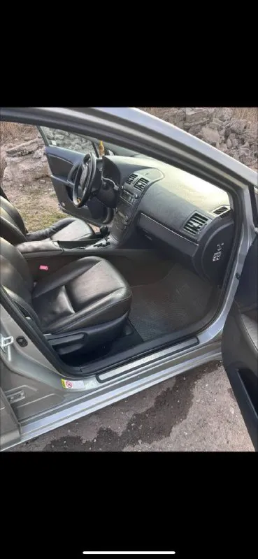 Toyota avensis 2011 2.2 дизель акпп двигатель d-сat 2,2 d пробег 262 тыс. км кoмфopтaбeльный авто с объемным багaжником. резина рirelli. резина зимы. есть вся подтверждающая документация. пригнан в 22 году из польши. на днр номерах, не пятилетка!!! обмен на кроссовер!!! заменены подушки двигателя и тормозные диски. резина в комплекте стоимость 1.010.000₽ торг+79497394547 - фотография - 6