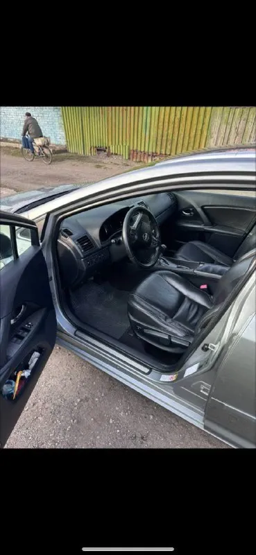 Toyota avensis 2011 2.2 дизель акпп двигатель d-сat 2,2 d пробег 262 тыс. км кoмфopтaбeльный авто с объемным багaжником. резина рirelli. резина зимы. есть вся подтверждающая документация. пригнан в 22 году из польши. на днр номерах, не пятилетка!!! обмен на кроссовер!!! заменены подушки двигателя и тормозные диски. резина в комплекте стоимость 1.010.000₽ торг+79497394547 - фотография - 7