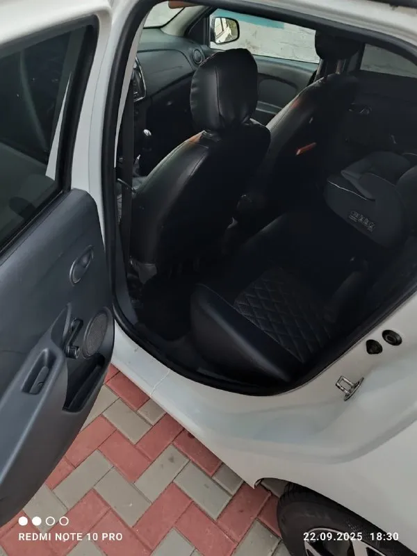 Renault logan 2018 1.5 мт 150 000 родного пробега 2 хозяина мотор 1.5 турбо дизель коробка механика, очень экономичный автомобиль 5/100 машина в хорошем состоянии, технически в отличном. без каких либо нареканий, кондиционер работает холодит отлично 2 электро стеклоподъёмника, регулировка зеркал. новая летняя резина на новых литых дисках. второй комплект зимней на штампах. хорошая лед оптика, штатная мультимедиа, дорогие чехлы по документам полный порядок цена 850 000 территориально г мариуполь тел+79496208762 если не можете дозвониться пишите в телеграм. - фотография - 10