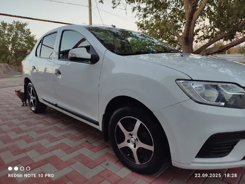 Renault logan 2018 1.5 мт 150 000 родного пробега 2 хозяина мотор 1.5 турбо дизель коробка механика, очень экономичный автомобиль 5/100 машина в хорошем состоянии, технически в отличном. без каких либо нареканий, кондиционер работает холодит отлично 2 электро стеклоподъёмника, регулировка зеркал. новая летняя резина на новых литых дисках. второй комплект зимней на штампах. хорошая лед оптика, штатная мультимедиа, дорогие чехлы по документам полный порядок цена 850 000 территориально г мариуполь тел+79496208762 если не можете дозвониться пишите в телеграм. - фотография - 3