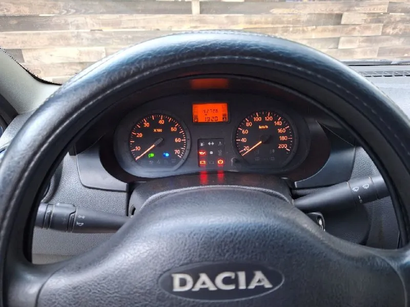 ‼продам dacia logan дача логан‼ ✅2007 год ✅193 тыс пробега ✅двигатель 1.4 бензин, газ ✅механика ✅по комплектации: гур, сигнализация, музыка (usb, aux), стоит новая летняя резина, передние элекстростеклоподъемники, электрозеркала, обогрев заднего стекла. есть вопросы по замкам! нужно делать заднюю левую арку, дно целое, правый порог подмятый! газ вписан в птс, но им нужно заниматься! я собственник, владею 2 года!остальные вопросы по телефону. 🔥цена: 260 тыс. рублей, торг🔥 осмотр г. луганск, +79591660036 виталий 📞 звоните: +7(959)1660036 - фотография - 5