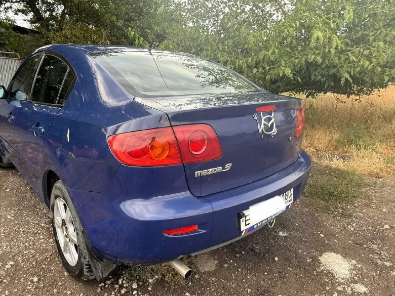 Продам мазда 3 1 поколение (вк) 2004 год выпуска пробег 240 тыс механика обьем двигателя 1,6 чехлы -эко кожа +алькантара кондиционер, подогрев сидений монитор, камера заднего вида эво коврики 420 тыс +торг осмотр город мариуполь +79495950740, по вопросам телеграмм - фотография - 3