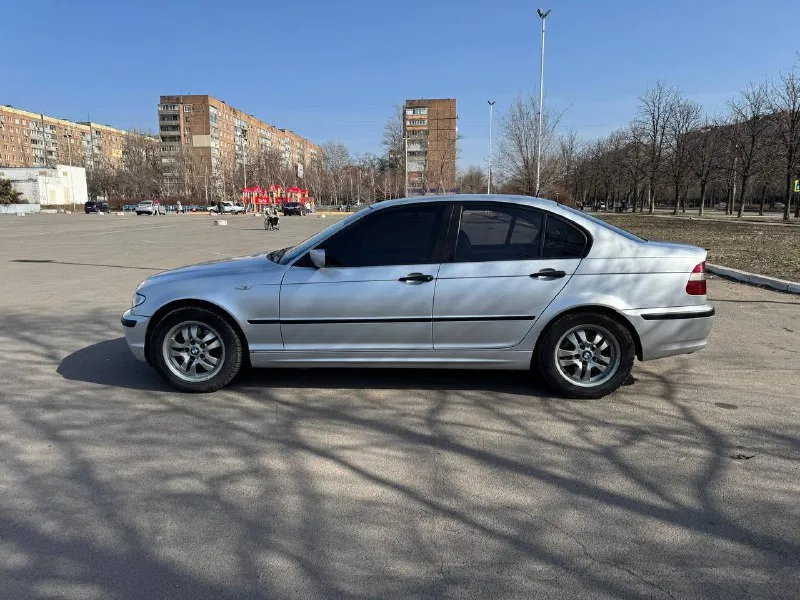 Срочно! торг есть пока есть интересующий меня вариант в продаже! обмена нет! продам bmw e46 рестайлинг 2003 г 320d пробег: 213т коробка: механика двигатель m47n 204d4 110 кв 150 лс за последний год сделано: - топливные насос pierburg -стойки передние sachs -передние рычаги и сайлентблоки lemforder -заменено сцепление с корзиной на luk, выжимной, подушки коробки lemforder, масло ( маховик в порядке) -замена подвесного подшипника кардана swag - замена всех сайлентблоков рекудктора lemforder - заменены свечи beru -заменен демпфер коленвала corteco - 2т назад замена масла и всех фильтров ставил только лучшее из аналогов остались вопросы по лкп, есть небольшой стук в рейке на не заведенной машине, скоро нужно будет менять диски+ колодки сзади цена: 650 тыс. руб тг: @nikeman90 осмотр : донецк - фотография - 6