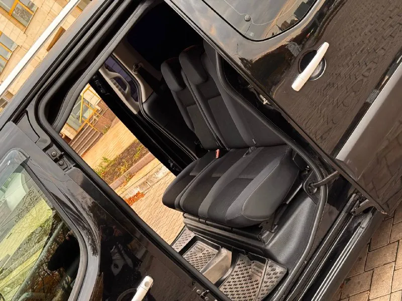 Продается peugeot partner b9 ------------------------- дополнительное описание: 🚘 пирожок выпуск конец 2011 года, начинка вся от рестайлинга. 1.6/механика, двигатель самый надежный в линейки не от бмв! подвеска с сзади много рычажная, не рессоры! ✅ пробег: 210 000 км ✅топливо: бензин 💯 состояние идеальное!!! ✅машина в одной семье с 2014 года ✅своевременное обслуживание ✅использовалась для поездок с детьми ✅2 комплекта колёс ✅салон как новый ⚠️сервисная книжка и инструкция по эксплуатации имеется 👷🏻‍♂️произведено очень много работ по замене всего что только можно!!! ближайшие 100 000 километров вам нужно будет менять только жидкости по регламенту. все чеки и заказ наряды в наличии, любые проверки приветствуется! 🔊магнитола с bluetooth handsfree, навигатором и камерой заднего вида. успейте купить до повышения цен! цена до конца месяца, потом убираю с продажи и в ноябре совсем другая цена! ------------------------- цена: 699 999 📲 tg: ерог 📞 звоните: +7(949)0893530 - фотография - 5