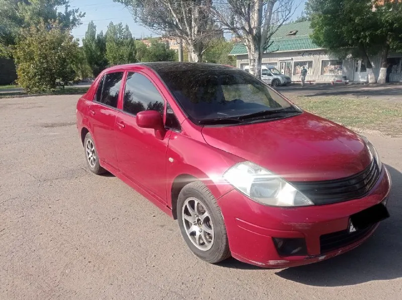 Продам nissan tiida 1.6 2010 года. пробег 260 тысяч. машина хорошая, вложений не требует, сел поехал... - фотография