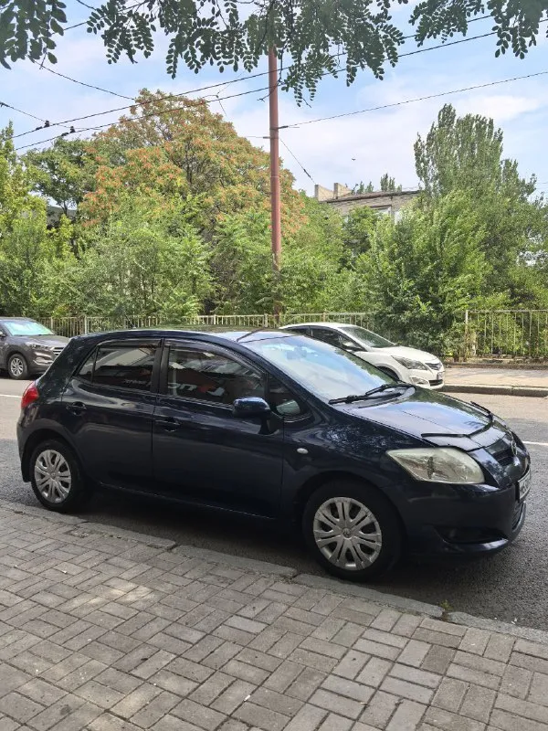 Toyota auris, 2008 г. 1.6, механика, 124 л. с. , надежная и экономная, вместительная и комфортная! машина во владении 2 года, обслуживание своевременное. двухзонный климат, стеклоподъемники, подогрев зеркал, заднего стекла. 600 000 р. торг. тел +79493584822 +79493373725 - фотография - 2