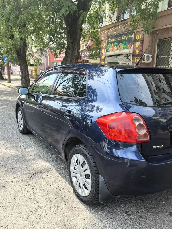 Toyota auris, 2008 г. 1.6, механика, 124 л. с. , надежная и экономная, вместительная и комфортная! машина во владении 2 года, обслуживание своевременное. двухзонный климат, стеклоподъемники, подогрев зеркал, заднего стекла. 600 000 р. торг. тел +79493584822 +79493373725 - фотография - 3