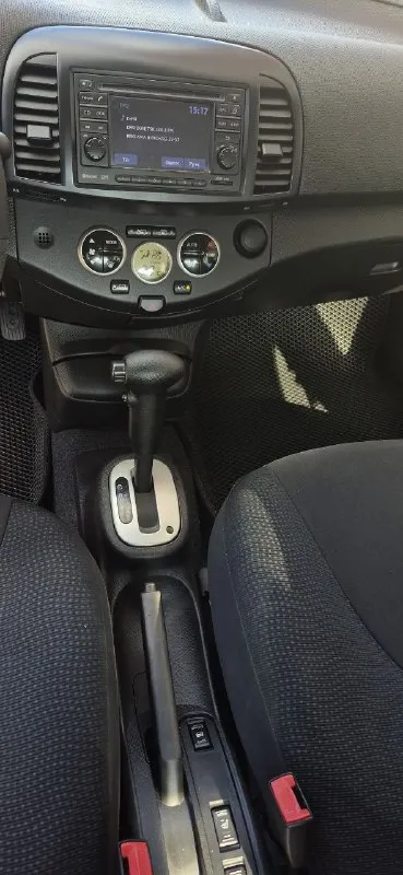 Nissan micra 2010г мотор 1.4 + акпп. пробег 115т. км официальный автомобиль, покупался в донецке у дилера " алекс " максимальная комплектация- без ключевой доступ, датчик дождя + света, подогревы сидений, противотуманные фары, климат контроль, сенсорная магнитола + usb + навигация. полный комплект документов и ключей с салона. присутствуют мелкие сколы и царапины, машина не новая. технических проблем нет. продажа с переоформлением. осмотр в донецке цена 630т. р +79497031476 - фотография - 6