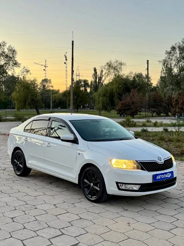 🚙 skoda rapid 💰цена: 990 000р. 🏢город: мариуполь 📅год выпуска: 2017 🧾пробег: 148 450 км. ⚙️двигатель... - фотография