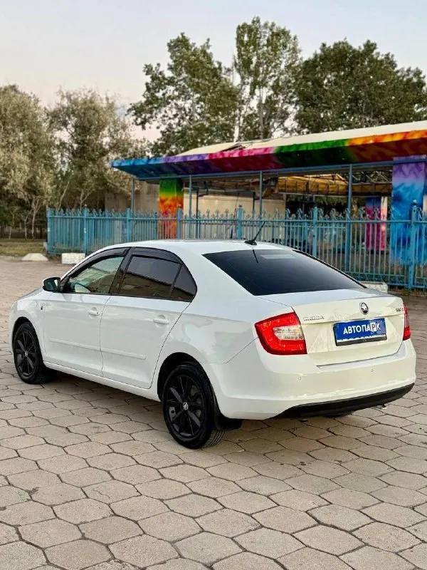 🚙 skoda rapid 💰цена: 990 000р. 🏢город: мариуполь 📅год выпуска: 2017 🧾пробег: 148 450 км. ⚙️двигатель: 1.6 ⛽топливо: бензин ⚙️кпп: механика 📞 телефон: +7-949-727-41-51 +7-989-263-55-56 +7-949-551-91-52 💾 описание: всеми любимый, проверенный временем -. .. ackground-image:url('//telegram. org/img/emoji/40/e29c85.png')">✅ лифтбэк - огромный багажник. ✅ надежный двигатель. ✅ маленький расход топлива. ✅ подтвержденный пробег. ✅ южная эксплуатация. климат-контроль ❄️ (работает отлично), кожаный мульти-руль, электропакет, abs, airbag, птф, усилитель руля, центральный замок, штатная магнитола с bluetooth, подогрев сидений, оригинальные литые диски 16-го радиуса, подлокотник, бортовой компьютер. улица шевченко 2️⃣6️⃣9️⃣ 🏦 возможна продажа в кредит по двум документам. - фотография - 4