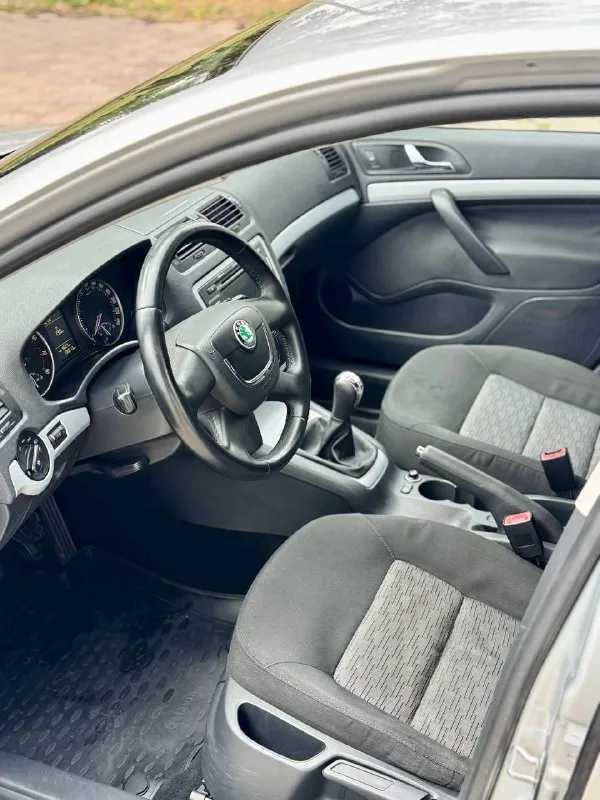 🇨🇿 skoda octavia a5 💰цена: 1 030 000р. 🏢город: мариуполь 📅год выпуска: 2009 🧾пробег: 196 625 км. ⚙️двигатель: 1.6 ⛽топливо: бензин ⚙️кпп: механика 📞 телефон: +7-949-551-91-52 +7-949-727-41-51 +7-989-263-55-56 💾 описание: - фотография - 7
