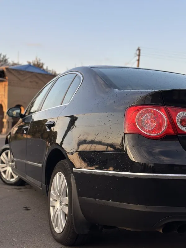 Продам volkswagen passat 🔥

Год выпуска:2005🔥
Модификация:2.0 fsi at (150 л. С. )🔥
Тип двигателя: бензин🔥
Коробка передач : автомат 🔥
Привод:передний🔥
Тип кузова : седан🔥
Koмплeктaция: highline (полная, кроме люка)🔥
Цвет:черный 🔥

В продаже volkswagen passat в бешеной и редкой комплектации, есть абсолютно все функции, кроме люка.
Двигатель -в идеальном состоянии, заводится с пол оборота, работает тихо, без каких-либо шумов. Тяга бешеная.
Акпп (японский aisin-неубиваемая коробка автомат)-в идеальном состоянии, все передачи щелкают резко, без пинков, без глюков.
По салону есть мелкие нюансы, на которые готов уступить, ничего критичного, для 2005 года сохранился очень даже хорошо.
По ходовой-абсолютно делать ничего не нужно, машина мягкая, дорогу чувствует уверенно.

Полное оформление авто, готовый пакет документов для постановки на учет.
Готов к выезду в любой сервис по вашему желанию.
😊😊😊😊😊😊
✅Цена: 799.999 тысяч 749.999 тыс. Р.

Возможен пригон по договоренности.
Возможен обмен.
📌Номер для связи:+79495752024 - фотография - 9