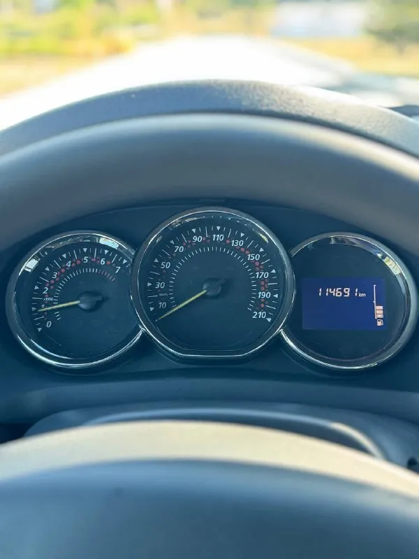 🇫🇷 renault sandero stepway 💰цена: 950 000р 🏢город: мариуполь 📅год выпуска: 2015 🧾пробег: 114 691 км. ⚙️двигатель: 1.6 8v ⛽топливо: бензин ⚙️кпп: механика 📞 телефон: +7-949-727-41-51 +7-989-263-55-56 +7-949-551-91-52 💾 описание: комфортный, вместительный автомобиль с высоким клиренсом и большой надёжностью, всё время обслуживался у официального дилера строго по регламенту. ✅ состояние нового автомобиля! ✅ один владелец, птс оригинал. ✅ оригинальный пробег. ✅ родная краска 100% ✅ хорошая комплектация. надежный двигатель renault к7м 1.6 8-ми клапанный, простой и надёжный, коробка переключает идеально. салон как в новой машине. вложений не требует никаких. кондиционер ❄️, полный электропакет, гур, abs, птф, центральный замок, рейлинги на крыше, круиз-контроль, подогрев сидений. улица шевченко 269 🏦 возможна продажа в кредит по двум документам. - фотография - 10