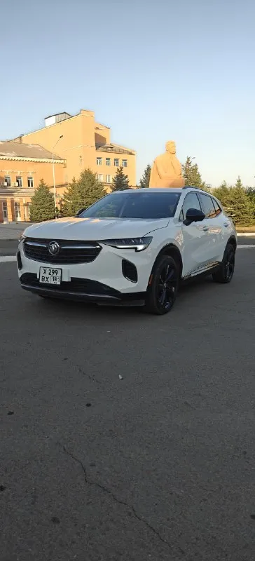 Продам buick envision st 2022г. в. двигатель 2.0т коробка автомат 9ст. пробег 36тыс. 2 ключа полный привод, двойное остекление, кожаный салон, проекция, помощь при спуске, start-stop, удаленный запуск с брилка, открытия багажника с помощью ноги, музыка base, проекция, камера 360, двухтонный климат, подогрев руля, подогрев передних и задних сидений, вентиляция сидений, парктроник перед и зад, удержание в полосе, предупреждения при столкновение, мульти руль, датчик дождя, датчик света авто дальний, датчики слепых зон, лазерная оптика, usb, tipe-c, apple car play, android auto, датчики давления шин и многое другое. по таким вопросам как где брать запчасти и все такое все есть в свободном доступе, мотор, ходовая, коробка все это устанавливалось так же на cadillac xt4-xt5 г. стаханов +79595037666 цена 3 500 000₽ 📞 звоните: +7(959)5037666 - фотография - 2