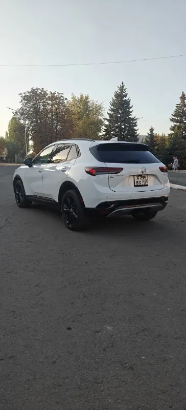Продам buick envision st 2022г. в. двигатель 2.0т коробка автомат 9ст. пробег 36тыс. 2 ключа полный привод, двойное остекление, кожаный салон, проекция, помощь при спуске, start-stop, удаленный запуск с брилка, открытия багажника с помощью ноги, музыка base, проекция, камера 360, двухтонный климат, подогрев руля, подогрев передних и задних сидений, вентиляция сидений, парктроник перед и зад, удержание в полосе, предупреждения при столкновение, мульти руль, датчик дождя, датчик света авто дальний, датчики слепых зон, лазерная оптика, usb, tipe-c, apple car play, android auto, датчики давления шин и многое другое. по таким вопросам как где брать запчасти и все такое все есть в свободном доступе, мотор, ходовая, коробка все это устанавливалось так же на cadillac xt4-xt5 г. стаханов +79595037666 цена 3 500 000₽ 📞 звоните: +7(959)5037666 - фотография - 3