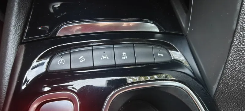 Продам buick envision st 2022г. в. двигатель 2.0т коробка автомат 9ст. пробег 36тыс. 2 ключа полный привод, двойное остекление, кожаный салон, проекция, помощь при спуске, start-stop, удаленный запуск с брилка, открытия багажника с помощью ноги, музыка base, проекция, камера 360, двухтонный климат, подогрев руля, подогрев передних и задних сидений, вентиляция сидений, парктроник перед и зад, удержание в полосе, предупреждения при столкновение, мульти руль, датчик дождя, датчик света авто дальний, датчики слепых зон, лазерная оптика, usb, tipe-c, apple car play, android auto, датчики давления шин и многое другое. по таким вопросам как где брать запчасти и все такое все есть в свободном доступе, мотор, ходовая, коробка все это устанавливалось так же на cadillac xt4-xt5 г. стаханов +79595037666 цена 3 500 000₽ 📞 звоните: +7(959)5037666 - фотография - 6