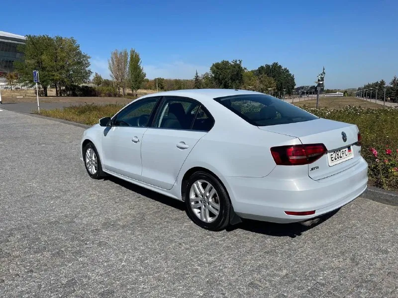 Продам volkswagen jetta vi
Год выпуска: 2017 (рестайлинг)
Коробка: автомат
Двигатель: 1.4 ( турбо )
Пробег 115 тыс. Км (72 тыс. Миль)
Автомобиль в идеальном состоянии.
Технически авто в отличном состоянии, ходовая сбита, мотор и коробка без нареканий.
Один владелец.
За машиной следил, то делал вовремя, авто с первых дней хранился на паркинге.
Комплектация comfortline: мультируль, 4 эл. Стеклоподъемника, камера заднего вида, кондиционер, подогрев передних сидений, эл. Регулировка зеркал и многое другое.
Цена: 1.150.000 тыс. Рублей 💸
Автомобиль находиться в г. Донецке
Обращаться по номеру телефона

+79493574675 - фотография - 5
