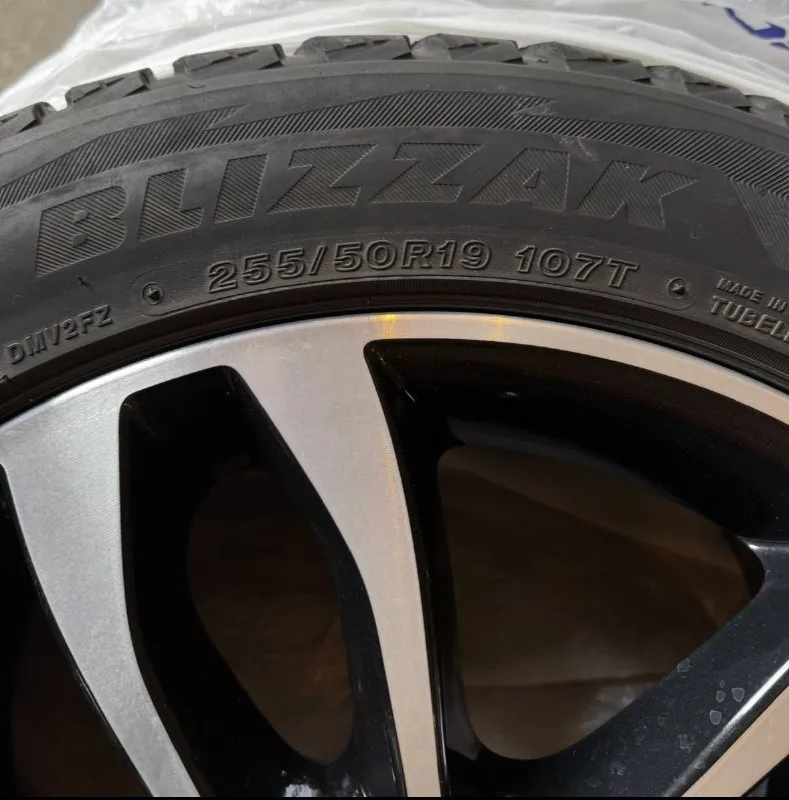 Продам 4шт оригинальные новые диски bmw размер 19 с зимней резиной. тел +7 959 143 76 76 📞 звоните: +7(959)1437676 - фотография - 2