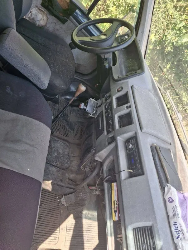 Продам газ 2752 ( соболь) 1999 года газ/ бензин капиталка двигателя, новая голова, новый аккумулятор, поменял достаточно много. резина проехала 3000 без дыр. желательно настроить карбюратор! заводится легко. менял на кордане подшипники и криставины. по электрике всë работает. хочу 300 тыс, торг небольшой присутствует. все вопросы по телефону + 79493295579 продажа по тех паспорту, связь с хозяином есть! 📲 tg: @dmitrieva_s 📞 звоните: +7(949)3295579 - фотография - 2