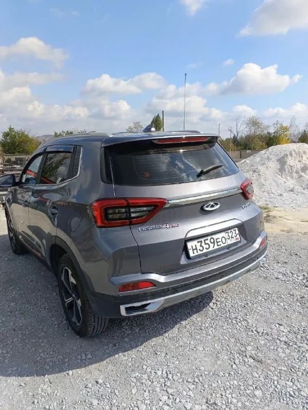 Неспешно продам чери тиго 4 про. комплектация максимальная с камерами 360°, пробег 17 тысяч,2023 года, автозапуск, безключивой доступ, спорт режим, 1,5 турбо (147 л. с), кожаный салон, два ключа, два комплекта резины. люк. прошу 1,700 р. +79493455865 или 89888883380 - фотография - 2