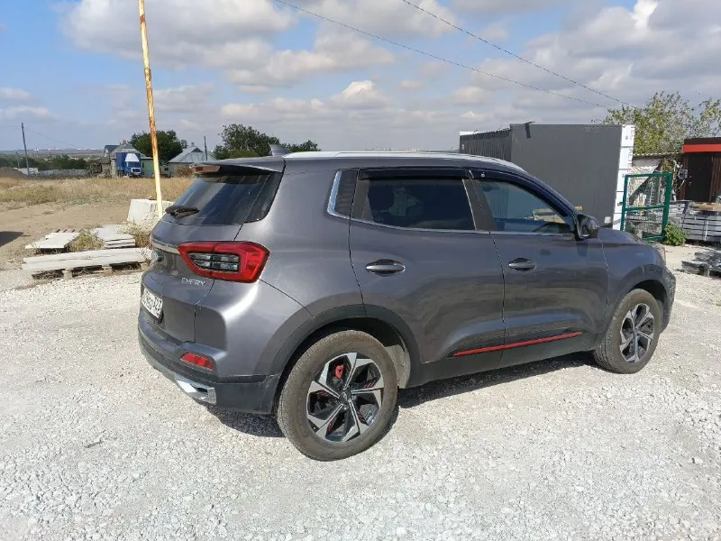 Неспешно продам чери тиго 4 про. комплектация максимальная с камерами 360°, пробег 17 тысяч,2023 года, автозапуск, безключивой доступ, спорт режим, 1,5 турбо (147 л. с), кожаный салон, два ключа, два комплекта резины. люк. прошу 1,700 р. +79493455865 или 89888883380 - фотография - 3