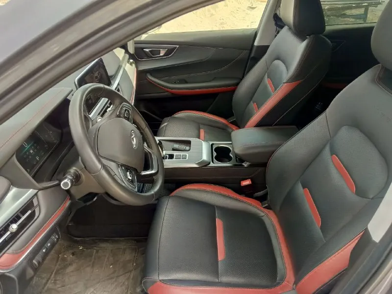 Неспешно продам чери тиго 4 про. комплектация максимальная с камерами 360°, пробег 17 тысяч,2023 года, автозапуск, безключивой доступ, спорт режим, 1,5 турбо (147 л. с), кожаный салон, два ключа, два комплекта резины. люк. прошу 1,700 р. +79493455865 или 89888883380 - фотография - 8