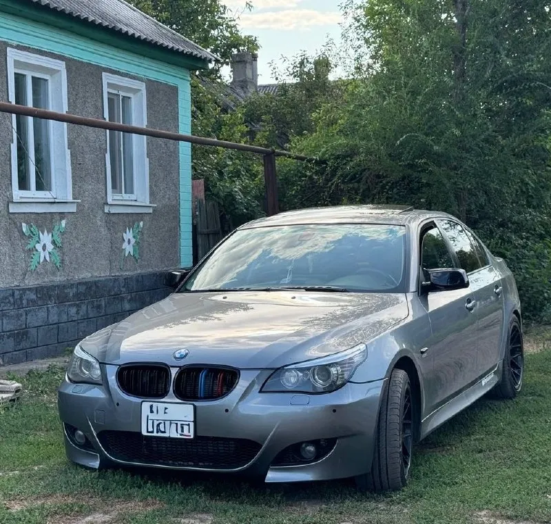 Продам bmw 535i е60 рестайлинг 2007год двигатель n54 3литра турбо, спорт коробка автомобиль в родном окрасе, хорошая комплектация, ломающиеся сидения, мультируль, магнитофон андроид, складывание зеркал, без ключевой доступ, на приятном выхлопе, два комплекта резины на дисках, лето 18, зима 17 почти новая проехала один сезон. масло не ест, меняется каждые 6000км. пробег 297тыс родной. был недавно установлен новый бампер м лук адаптивный ксенон. цена 1 650 000₽ торг. все вопросы по телефону +79591067735 📞 звоните: +7(959)1067735 - фотография - 10