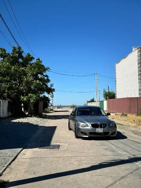 Продам bmw 535i е60 рестайлинг 2007год двигатель n54 3литра турбо, спорт коробка автомобиль в родном окрасе, хорошая комплектация, ломающиеся сидения, мультируль, магнитофон андроид, складывание зеркал, без ключевой доступ, на приятном выхлопе, два комплекта резины на дисках, лето 18, зима 17 почти новая проехала один сезон. масло не ест, меняется каждые 6000км. пробег 297тыс родной. был недавно установлен новый бампер м лук адаптивный ксенон. цена 1 650 000₽ торг. все вопросы по телефону +79591067735 📞 звоните: +7(959)1067735 - фотография - 3