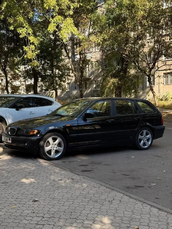 Продается bmw 3 серии e46 touring 318d (2004 г. в.) двигатель:дизельный m47n 2.0 коробка передач: 5-ступенчатая механика привезена из германии лично. из последнего: подвеска: замена передних рычагов meylehd, заменил передние стойки и втулки стабилизатора febi, опорные подшипники передние lemforder, задняя подвеcка полностью перебиралась в прошлом году. реставрированы топливные форсунки, заменены датчики: тнвд и топливной рампы (bosch), так же есть все накладные и старые запчасти. заменил ремни кондиционера и приводной gates, ina. впускной коллектор чищу каждый год, заслонки удалены, свечи накала beru. замена масла каждые 8-10 тыс. км. , практически на все есть накладные и старые детали. современная android-магнитола teyes сс3 с видео регистратором, кондиционер дует хорошо. комплект зимних и летних ковриков. по кузову есть нюансы цена: 960 000 рублей пробег 335000 км. готов на любые проверки возможен торг +79494267281 📲 tg: @doneckui 📞 звоните: +7(949)4267281 - фотография - 2