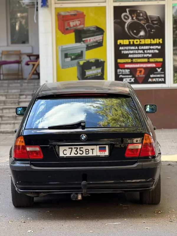 Продается bmw 3 серии e46 touring 318d (2004 г. в.) двигатель:дизельный m47n 2.0 коробка передач: 5-ступенчатая механика привезена из германии лично. из последнего: подвеска: замена передних рычагов meylehd, заменил передние стойки и втулки стабилизатора febi, опорные подшипники передние lemforder, задняя подвеcка полностью перебиралась в прошлом году. реставрированы топливные форсунки, заменены датчики: тнвд и топливной рампы (bosch), так же есть все накладные и старые запчасти. заменил ремни кондиционера и приводной gates, ina. впускной коллектор чищу каждый год, заслонки удалены, свечи накала beru. замена масла каждые 8-10 тыс. км. , практически на все есть накладные и старые детали. современная android-магнитола teyes сс3 с видео регистратором, кондиционер дует хорошо. комплект зимних и летних ковриков. по кузову есть нюансы цена: 960 000 рублей пробег 335000 км. готов на любые проверки возможен торг +79494267281 📲 tg: @doneckui 📞 звоните: +7(949)4267281 - фотография - 4