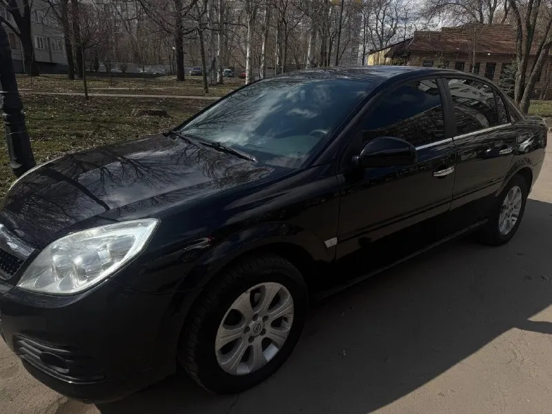 Номер телефона +79493330955 продаю опель вектра с 2007 года 1.8 мотор на механике машина около 3 лет в семье (всего было 3 хозяина) кожаный салон, климат контроль, круиз, мульти руль, датчик света и дождя. в дтп не была. двигатель масло не берет цена 680 тыс руб - фотография - 2