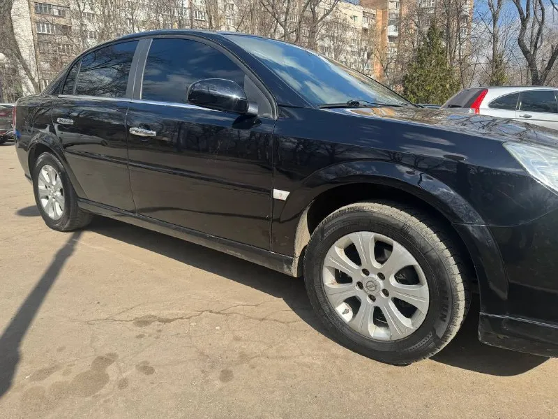 Номер телефона +79493330955 продаю опель вектра с 2007 года 1.8 мотор на механике машина около 3 лет в семье (всего было 3 хозяина) кожаный салон, климат контроль, круиз, мульти руль, датчик света и дождя. в дтп не была. двигатель масло не берет цена 680 тыс руб - фотография - 7