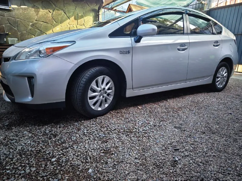 Экологичный супергерой на страже вашего бюджета! 🦸‍♂️ внимание, автолюбители! продаётся чудо-машина toyota prius plug-in — настоящий энерджайзер на колёсах! этот автомобиль настолько бережлив, что даже ваша банковская карта скажет вам спасибо. почему prius — это любовь с первого взгляда: год выпуска: 2015 — в самом расцвете сил! пробег: 95 500 миль — как новенький! тип: гибрид — экономит топливо лучше, чем ваша бабушка на рынке экологичность: ну просто ангел на дороге! комфорт: всё для вашего удобства низкий расход топлива — ваши деньги останутся в кармане современная начинка — никаких проблем с электроникой стильный дизайн — все будут оборачиваться экономичный налог — ещё один плюс для вашего кошелька цена вопроса: всего 1 700 000 рублей — инвестиция в экологичное будущее! 📞 телефон для связи: +79494771899 p. s. этот prius настолько хорош, что даже электромобили завидуют! 🚗✨ 📲 tg: @knorozaleksandr 📞 звоните: +7(949)4771899 - фотография - 2