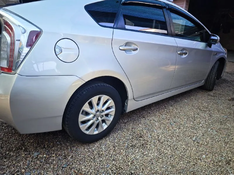 Экологичный супергерой на страже вашего бюджета! 🦸‍♂️ внимание, автолюбители! продаётся чудо-машина toyota prius plug-in — настоящий энерджайзер на колёсах! этот автомобиль настолько бережлив, что даже ваша банковская карта скажет вам спасибо. почему prius — это любовь с первого взгляда: год выпуска: 2015 — в самом расцвете сил! пробег: 95 500 миль — как новенький! тип: гибрид — экономит топливо лучше, чем ваша бабушка на рынке экологичность: ну просто ангел на дороге! комфорт: всё для вашего удобства низкий расход топлива — ваши деньги останутся в кармане современная начинка — никаких проблем с электроникой стильный дизайн — все будут оборачиваться экономичный налог — ещё один плюс для вашего кошелька цена вопроса: всего 1 700 000 рублей — инвестиция в экологичное будущее! 📞 телефон для связи: +79494771899 p. s. этот prius настолько хорош, что даже электромобили завидуют! 🚗✨ 📲 tg: @knorozaleksandr 📞 звоните: +7(949)4771899 - фотография - 3