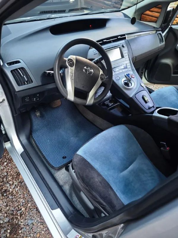 Экологичный супергерой на страже вашего бюджета! 🦸‍♂️ внимание, автолюбители! продаётся чудо-машина toyota prius plug-in — настоящий энерджайзер на колёсах! этот автомобиль настолько бережлив, что даже ваша банковская карта скажет вам спасибо. почему prius — это любовь с первого взгляда: год выпуска: 2015 — в самом расцвете сил! пробег: 95 500 миль — как новенький! тип: гибрид — экономит топливо лучше, чем ваша бабушка на рынке экологичность: ну просто ангел на дороге! комфорт: всё для вашего удобства низкий расход топлива — ваши деньги останутся в кармане современная начинка — никаких проблем с электроникой стильный дизайн — все будут оборачиваться экономичный налог — ещё один плюс для вашего кошелька цена вопроса: всего 1 700 000 рублей — инвестиция в экологичное будущее! 📞 телефон для связи: +79494771899 p. s. этот prius настолько хорош, что даже электромобили завидуют! 🚗✨ 📲 tg: @knorozaleksandr 📞 звоните: +7(949)4771899 - фотография - 9