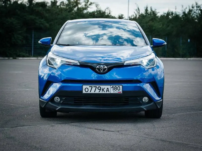 Toyota c-hr, 2018, 2.0 автомат, 31000 км. состояние нового автомобиля. технически в отличном состоянии. хорошая комплектация, бесключевой доступ, система запуска старт-стоп, раздельный климат-контроль, подогревы сидений, датчик света с автоматическим дальним светом, активный круиз-контроль, удержание в полосе, датчики слепых зон, диски r18. возможно оформление в кредит. возможен обмен. более детально по телефону. цена - 2.150.000 р. +79493250509 - фотография - 2