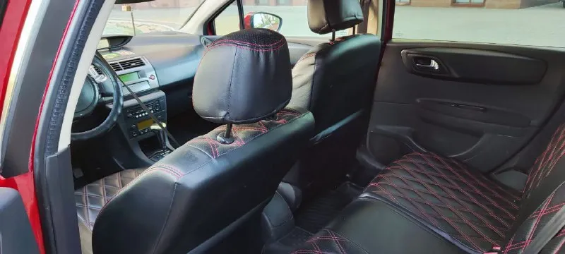 Продам идеальный citroen c4 2010год выпуска мотор 1.6 пробег 180.000 автомат цена 590.000 номер телефона +79495021942 - фотография - 5