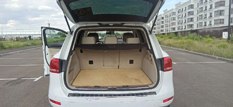 Продам второго туарега 2012 года. 3.6 бензин. 227 т. пробега. на пневме. автомобиль в очень хорошем техническом состоянии. основная проблема устранена, цепи поменяны. в баке заменена вся начинка, новый компрессор кондиционера. есть ваговские болячки на них скину. цена 2100000. торг +79494408700 📲 tg: 911 📞 звоните: +7(949)4408700 - фотография - 8