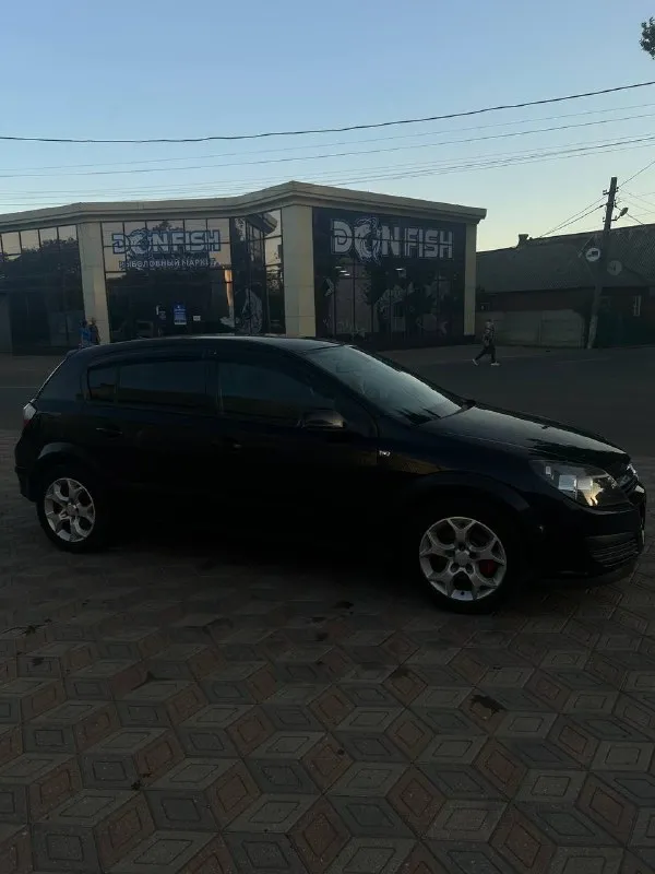 Продам opel astra h в кузове хетчбек 1.8 коробка автомат 4х ступенчатая (не робот) весь кузов в родн... - фотография