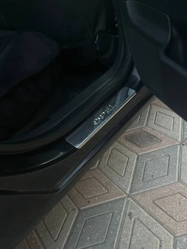 Продам opel astra h в кузове хетчбек 1.8 коробка автомат 4х ступенчатая (не робот) весь кузов в родной краске электростеклоподьемники в круг круиз контроль климат контроль парктроники цветной бк установлено гбо машина пригнана с германии в 2021 году продажа в связи покупкой нового авто, с машиной расставаться очень грустно, отличный авто который никогда не подводил за машиной ухаживали, салон чистый, в машине не курили состояние авто отличное два комплекта ковриков, два комплекта резины (лето 2 сезона, зима 1 сезон) цена 777.000 +79494560610 осмотр г. харцызск 📲 tg: @whyshersh 📞 звоните: +7(949)4560610 - фотография - 7