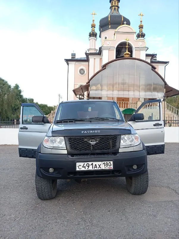 Продам уаз патриот 2014 г двигатель 2,7 пробег 124000 тысяч комплектация с кондиционером есп гур авт... - фотография