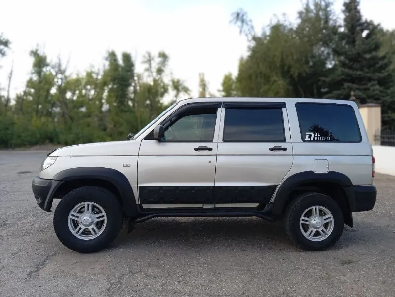 Продам уаз патриот 2014 г двигатель 2,7 пробег 124000 тысяч комплектация с кондиционером есп гур автомобиль в отличном техническом состоянии мотор, коробка, раздатка, блокировка все работает как нужно дополнительно установленная качественная 2 диновая магнитола, динамики провода под сабвуфер выведены в багажник. кому реально нужен хороший внедорожник, пишите звоните осмотр донецк цена : 799 т. р. тел :+79494928738 - фотография - 10