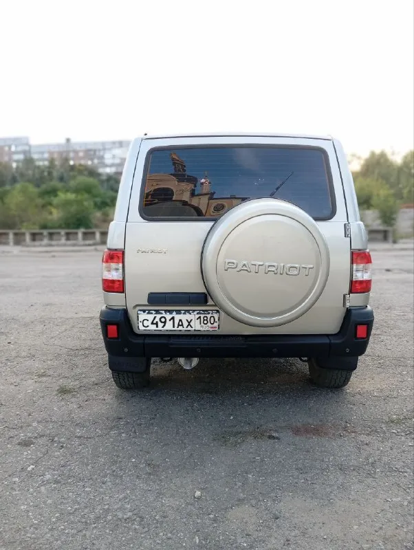 Продам уаз патриот 2014 г двигатель 2,7 пробег 124000 тысяч комплектация с кондиционером есп гур автомобиль в отличном техническом состоянии мотор, коробка, раздатка, блокировка все работает как нужно дополнительно установленная качественная 2 диновая магнитола, динамики провода под сабвуфер выведены в багажник. кому реально нужен хороший внедорожник, пишите звоните осмотр донецк цена : 799 т. р. тел :+79494928738 - фотография - 6