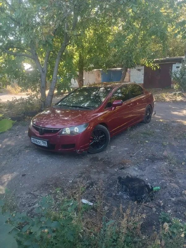 Продам личный honda сивик 8 д4 с пробегом 210 тысяч с мотором 1.8 vtc цепной с надёжной 6 ступенчато... - фотография
