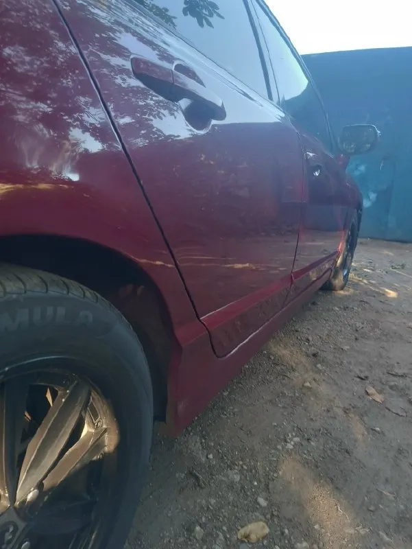 Продам личный honda сивик 8 д4 с пробегом 210 тысяч с мотором 1.8 vtc цепной с надёжной 6 ступенчатой механической коробкой передач, машина полностью обслужена без каких либо вложений на данный момент, ходовка вся вкруг меняна в этом месяце, развал сделан масла фильтра заменены, по запросу скину видео, кузов весь как на фото пороги арки все целое дно в порядке, машина ухожена. 4 стеклоподъёмника климат заправлен работает электро рейка, подогрева сидений, электро зеркала вообщем много писать можно о этой машине кому интересно звоните смотрите покупайте кайфуйте цена 780 торг при осмотре находится в макеевке бампер коцан спереди на фото видно +79494868723 📞 звоните: +7(949)4868723 - фотография - 7