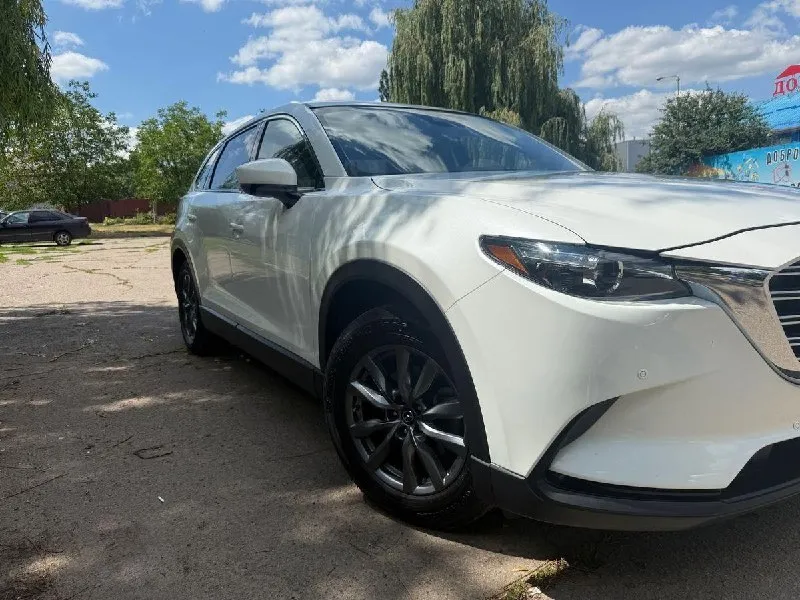 Mazda cx-9 2020 цена 3.3 млн руб. двигатель бензин, 2.5 л мощность 231 л. с., налог коробка передач привод 4wd цвет белый пробег 73 000 км поколение 2 комплектация 2.5t at exclusive отличное состояние, масло менял каждые 7000км, расходники менялись по регламенту, любые проверки на сто, юридически чистый. автомобиль с америки пригонял для себя с пробегом в 17000км в 2022 году лнр. учет рф, 1 собственик с 2022 года. в 2025г поставил на учет рф, никаких доп платежей(утиль сбор и т. д.) не нужно делать. оформление в мрэо без проблем. два ключа, сигнализация starlaine gps 2 сим-карты. комплект зимней резины, второй комплект ковриков в подарок. срочно!реальному покупателю торг! +7 959 133-93-93 денис (луганск) 📞 звоните: +7(959)1339393 - фотография - 2