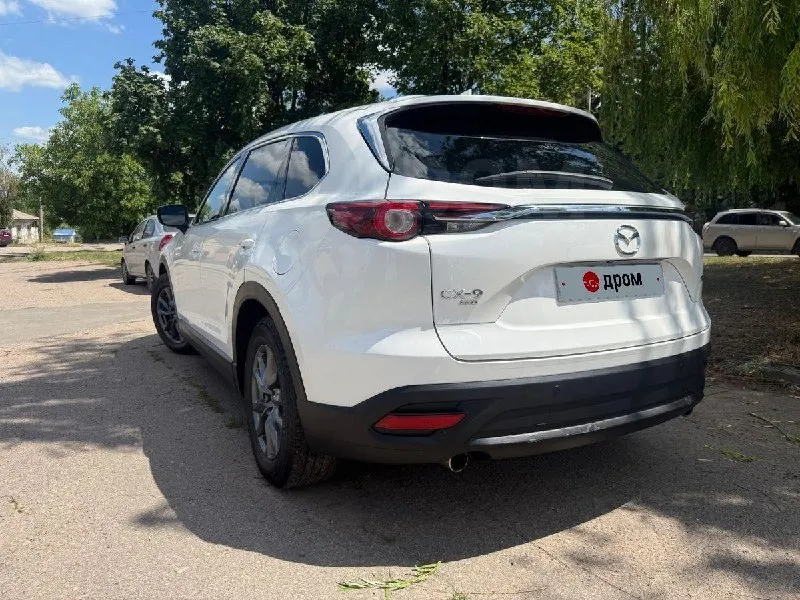 Mazda cx-9 2020 цена 3.3 млн руб. двигатель бензин, 2.5 л мощность 231 л. с., налог коробка передач привод 4wd цвет белый пробег 73 000 км поколение 2 комплектация 2.5t at exclusive отличное состояние, масло менял каждые 7000км, расходники менялись по регламенту, любые проверки на сто, юридически чистый. автомобиль с америки пригонял для себя с пробегом в 17000км в 2022 году лнр. учет рф, 1 собственик с 2022 года. в 2025г поставил на учет рф, никаких доп платежей(утиль сбор и т. д.) не нужно делать. оформление в мрэо без проблем. два ключа, сигнализация starlaine gps 2 сим-карты. комплект зимней резины, второй комплект ковриков в подарок. срочно!реальному покупателю торг! +7 959 133-93-93 денис (луганск) 📞 звоните: +7(959)1339393 - фотография - 4