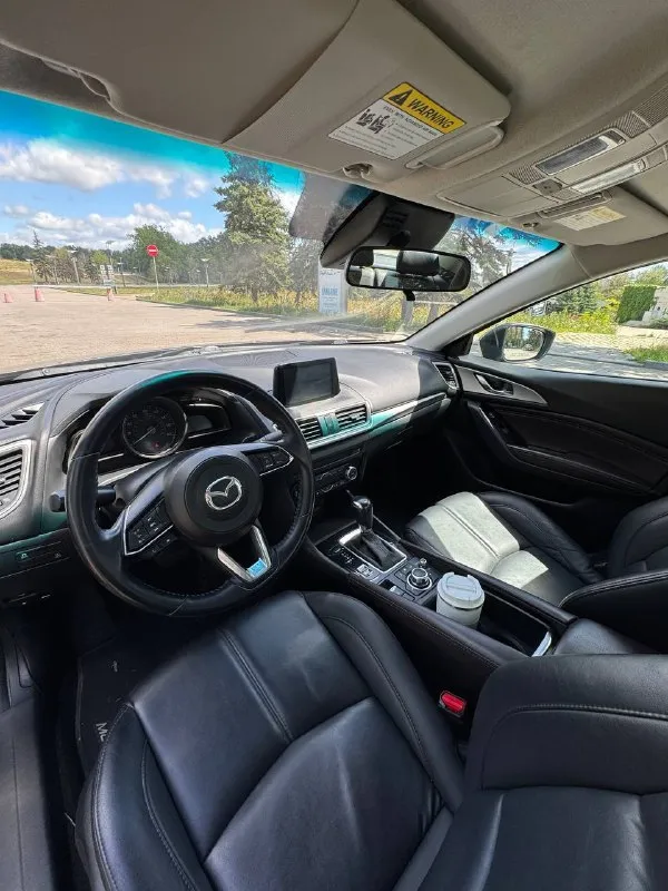 Продажа mazda 3 год: 2018 : 2.5 надежная коробка aisin. пробег : 95 000 км. хорошая комплектация. бесключевой доступ. старт/стоп. двух зонный климат. слепые зоны. carplay. кожа в отличном состоянии. машина полностью обслужена. 1 650 000 р (торг) +79493237852 📞 звоните: +7(949)3237852 - фотография - 5