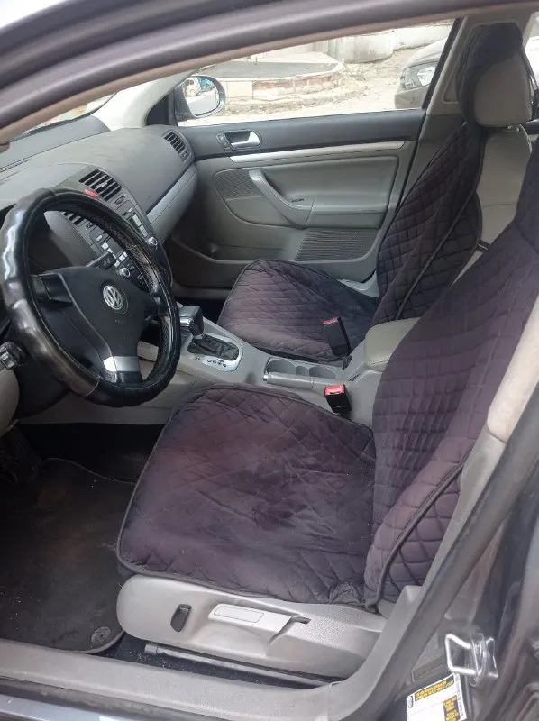 Продаю volkswagen jetta, 2007.г. Пробег 365 000 км.
✅ 1 Владелец в донецке с 2016 года
✅ Авто своевременно обслуживалось на сто
✅ Бензиновый двигатель 2.5

Коробка автомат, переключается плавно, не пинается, своевременно производилась замена масла в коробке и двигателе.

Салон чистый, ухоженный, в машине не курили.

Есть нюансы по кузову.
Цена 500 000 руб. С торгом.
Осмотр в донецке.
Телефон для связи+79493032698. - фотография - 3